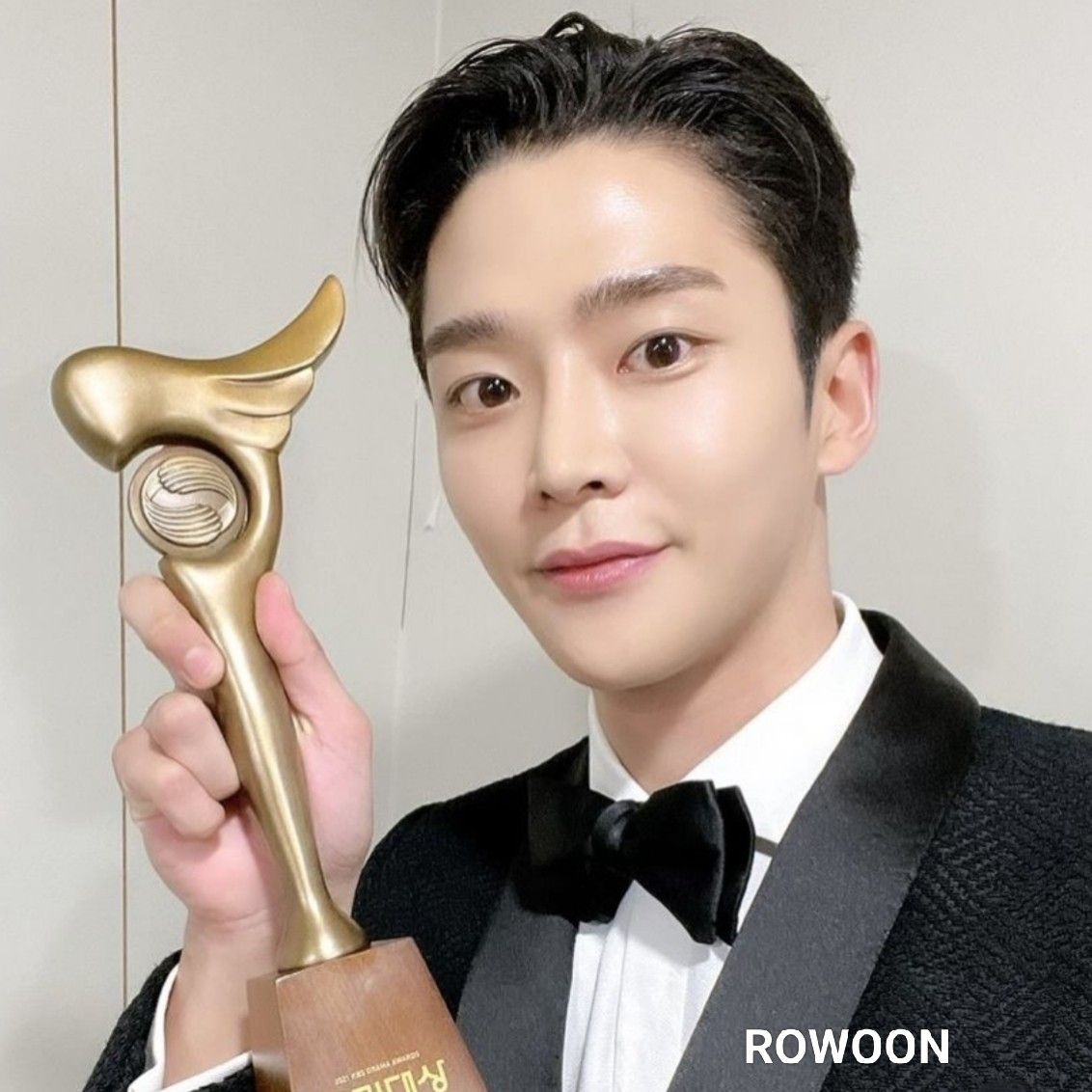 Behind-the-scenes cut of Rowoon