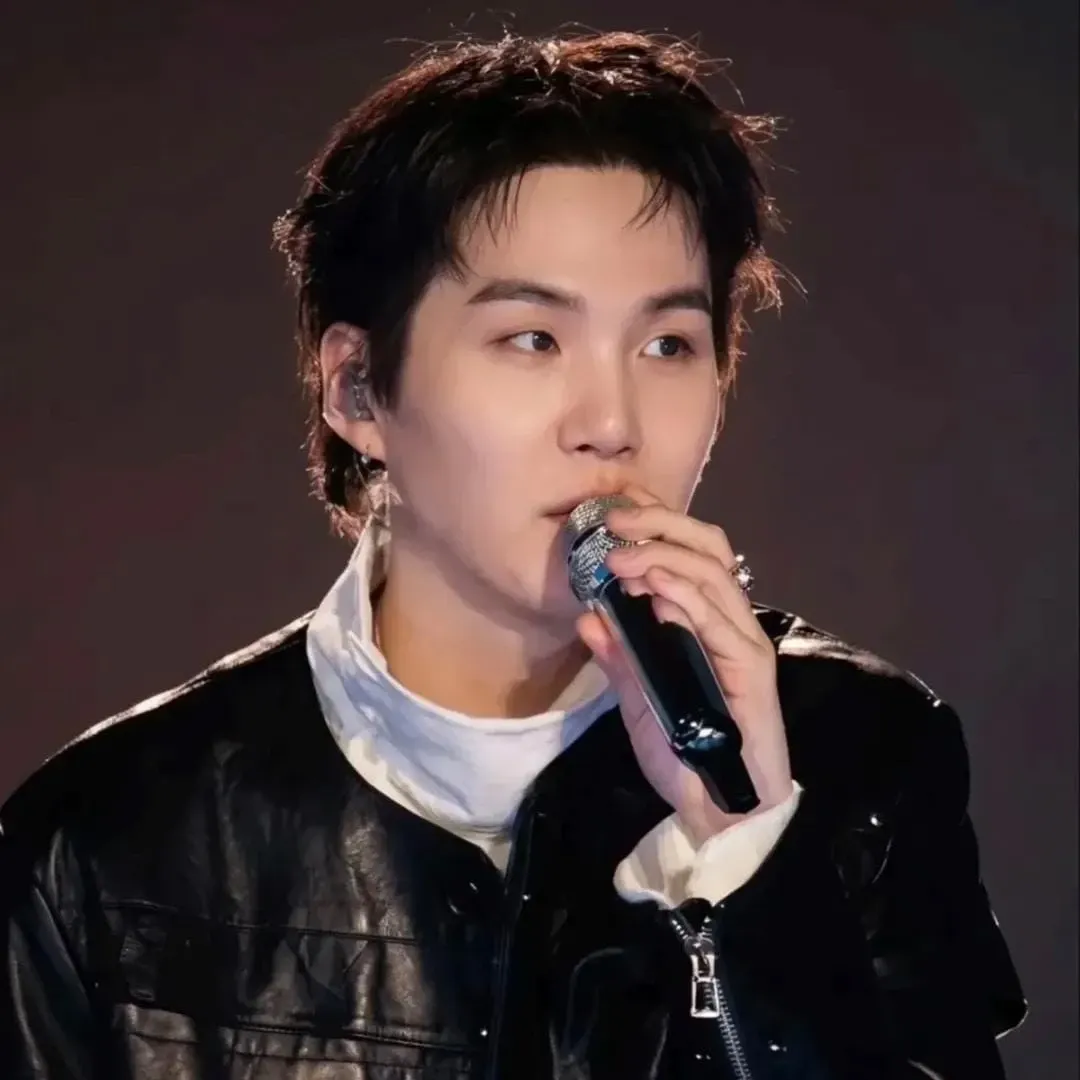 SUGA (防弹少年团)粉丝拍下的瞬间