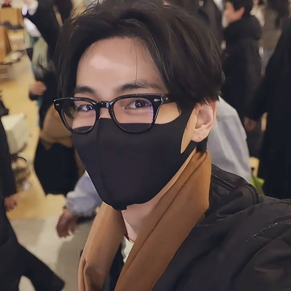 Recent activity shot of V (BTS)