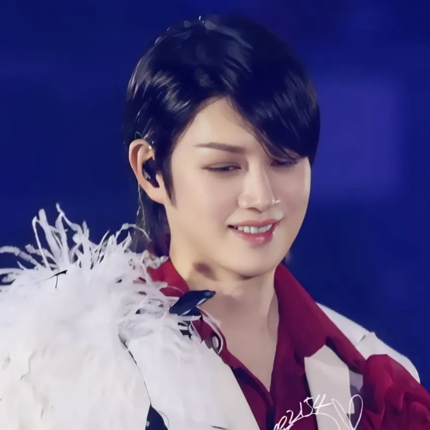 Latest photo of Heechul (Super Junior)