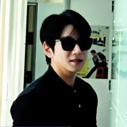 Recent activity shot of Hwang Chiyeol