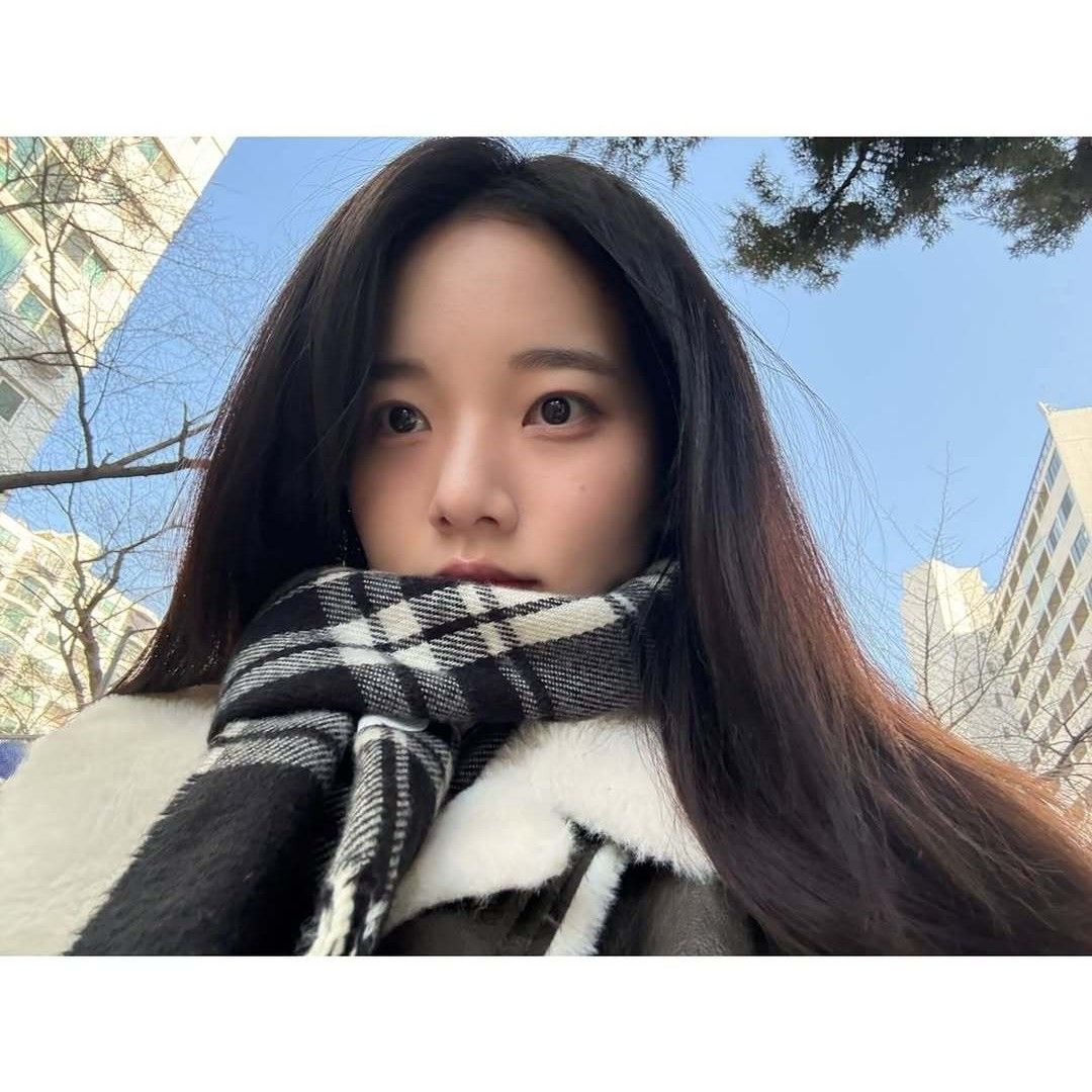 Recent activity shot of Lee Soojin (Weeekly)