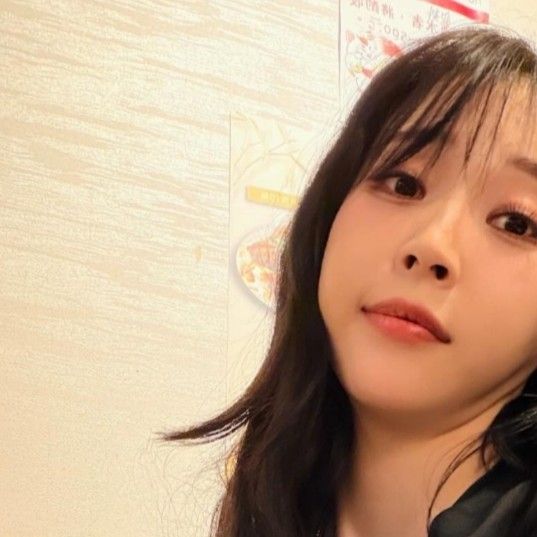 ムンビョル (MAMAMOO)の最新写真