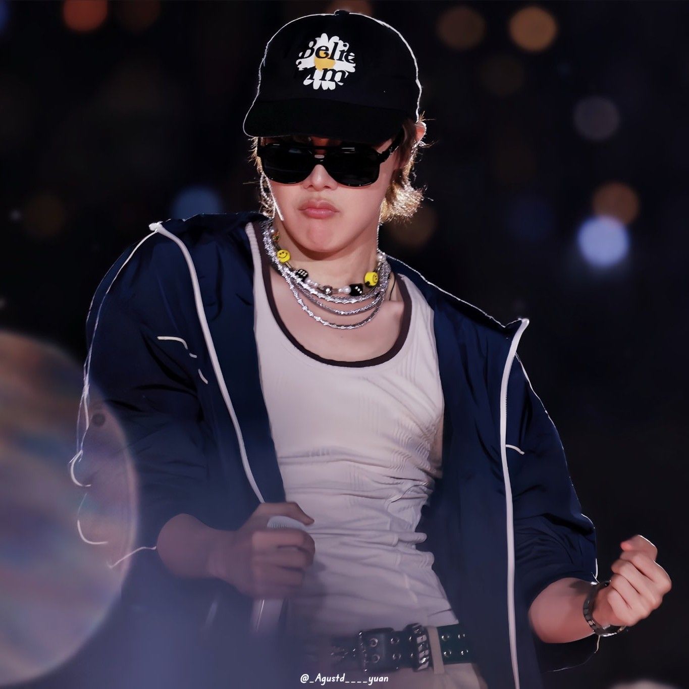 Foto aktivitas terbaru j-hope (BTS)