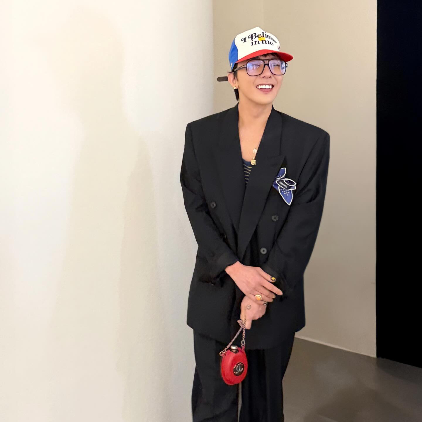 Behind-the-scenes cut of G-DRAGON (BIGBANG)