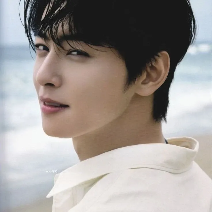 Latest photo of Eunwoo (ASTRO)