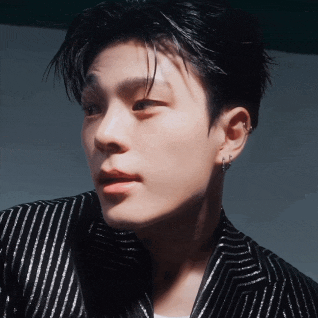 Behind-the-scenes cut of Kim Junmin (WHIB)