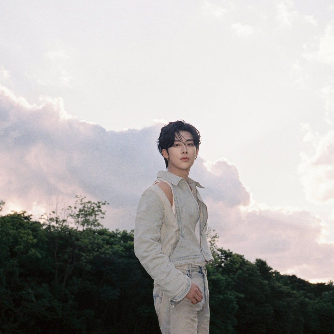 A moment captured by Ricky (ZEROBASEONE)'s fan