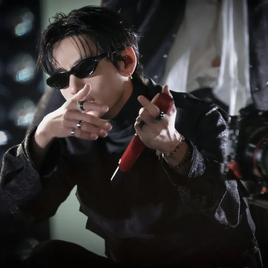 V (防弹少年团)的幕后花絮