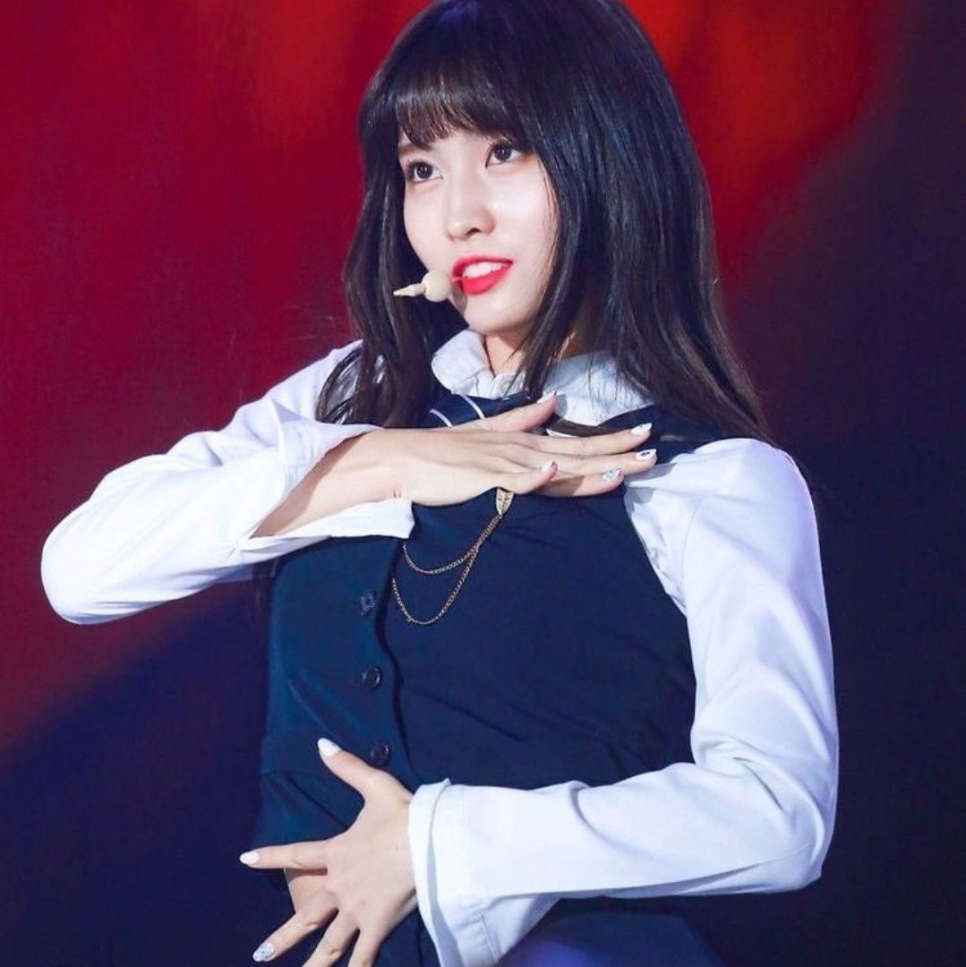 모모 (TWICE) 최근 활동샷