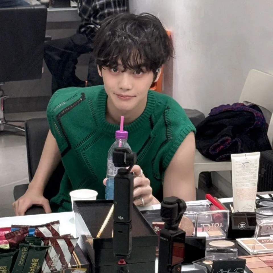 A moment captured by Kim Gyuvin's fan