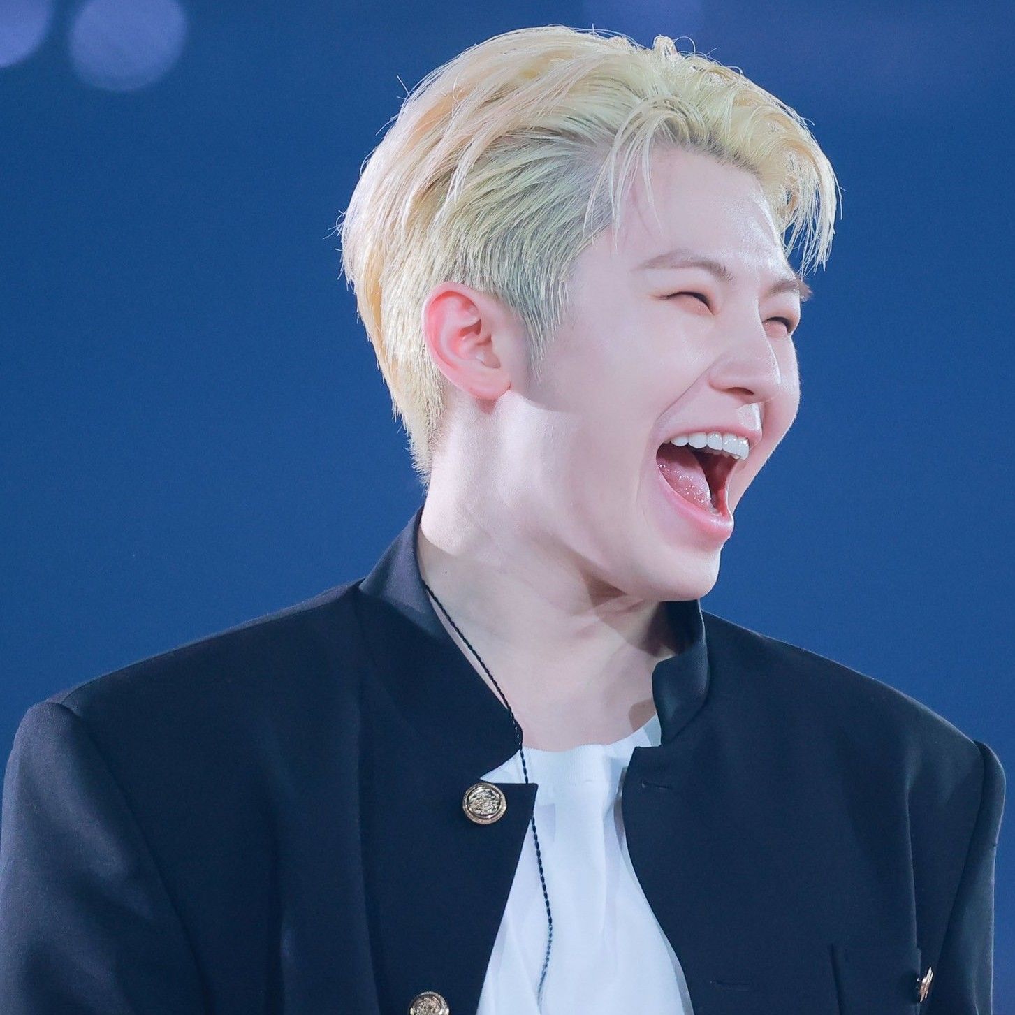 Woozi (SEVENTEEN)的幕後花絮