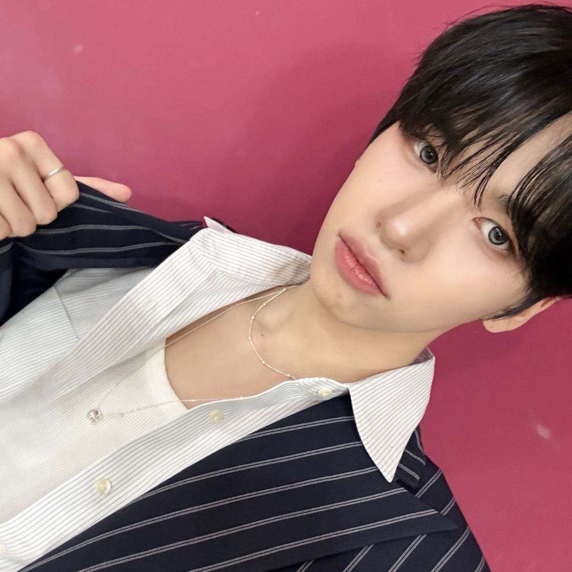 Behind-the-scenes cut of Hanjun (n.SSign)