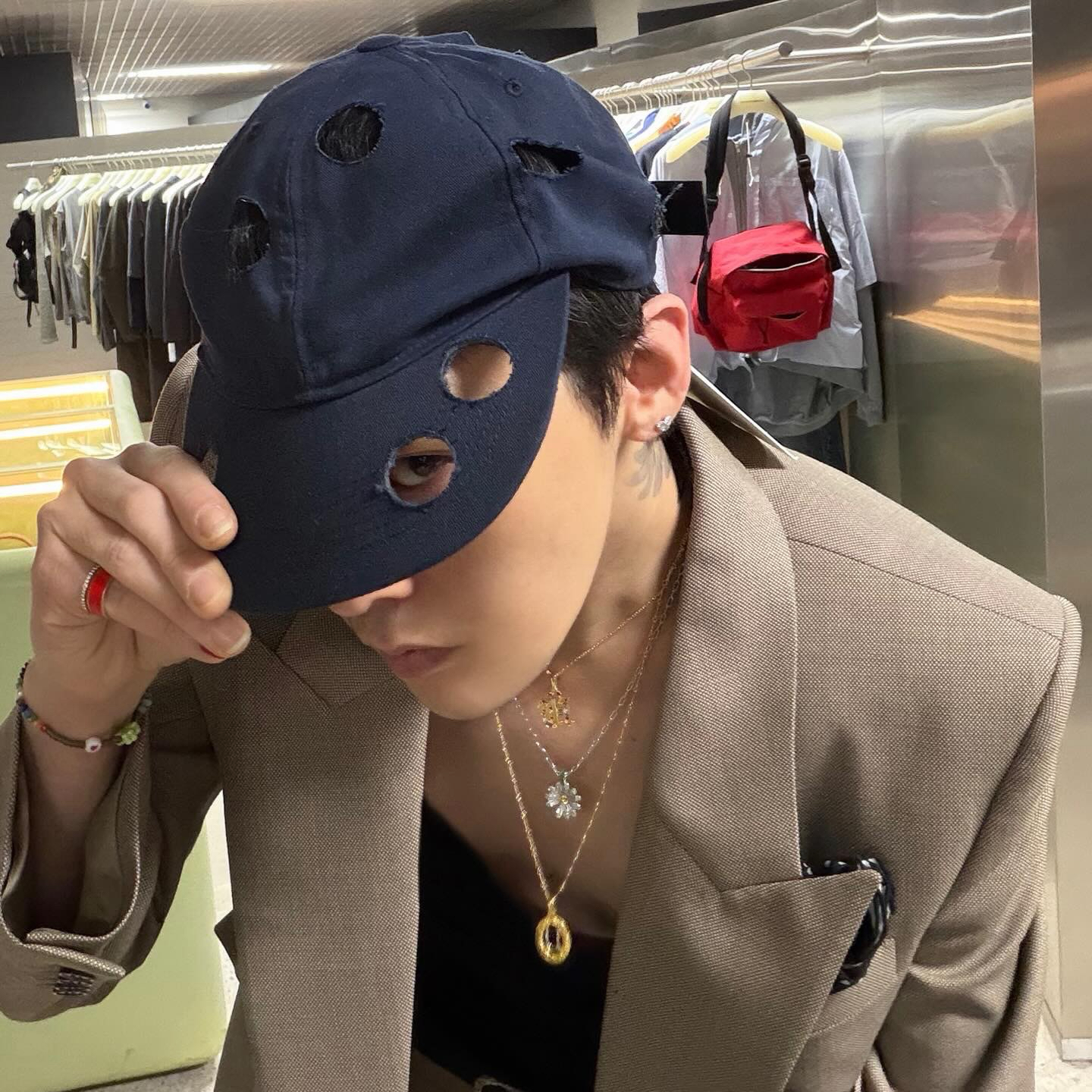 Foto terbaru G-DRAGON (BIGBANG)