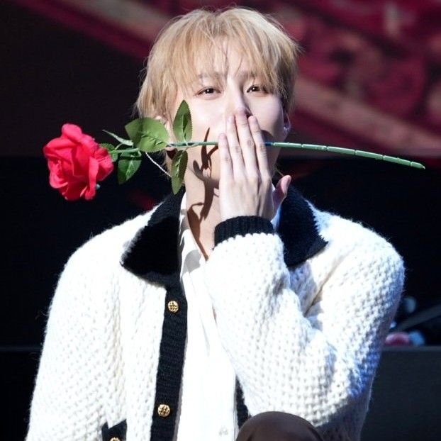 Behind-the-scenes cut of Ha Sungwoon