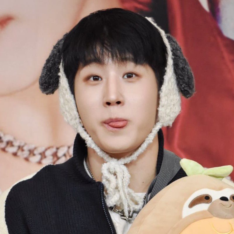 Latest photo of Jinjin (ASTRO)