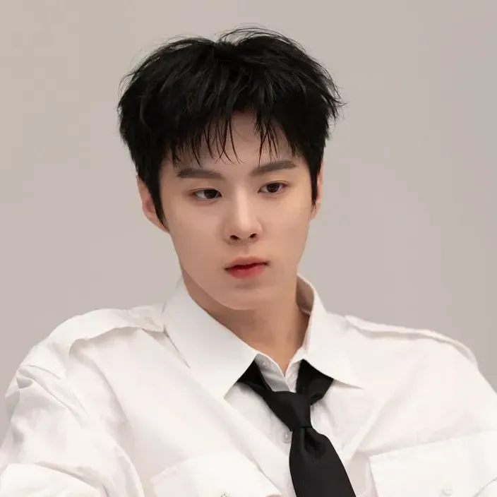 김우석의 최신 사진