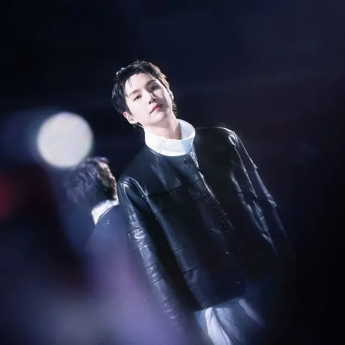 Behind-the-scenes cut of SUGA (BTS)