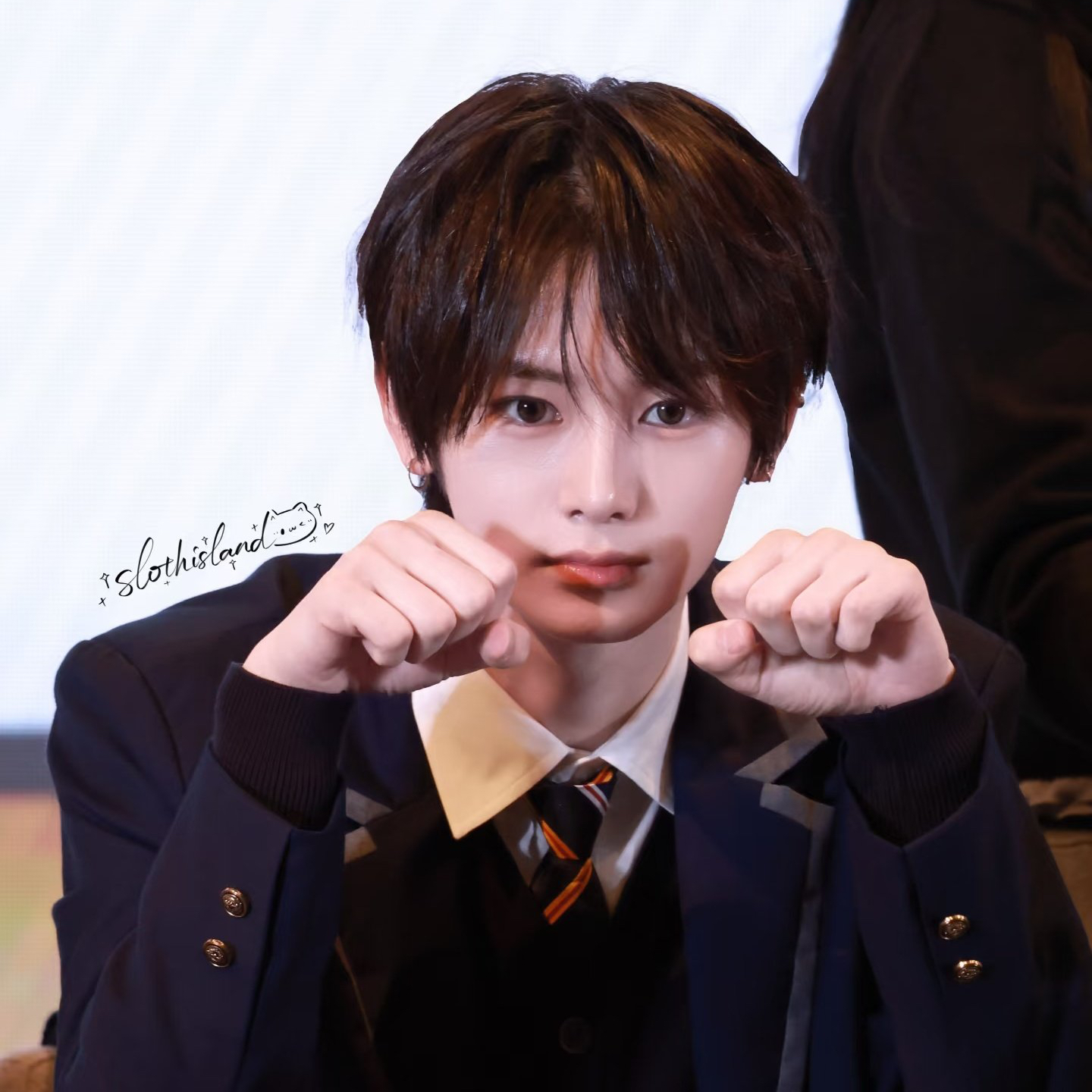 A moment captured by Zhou Anxin (ALPHA DRIVE ONE)'s fan