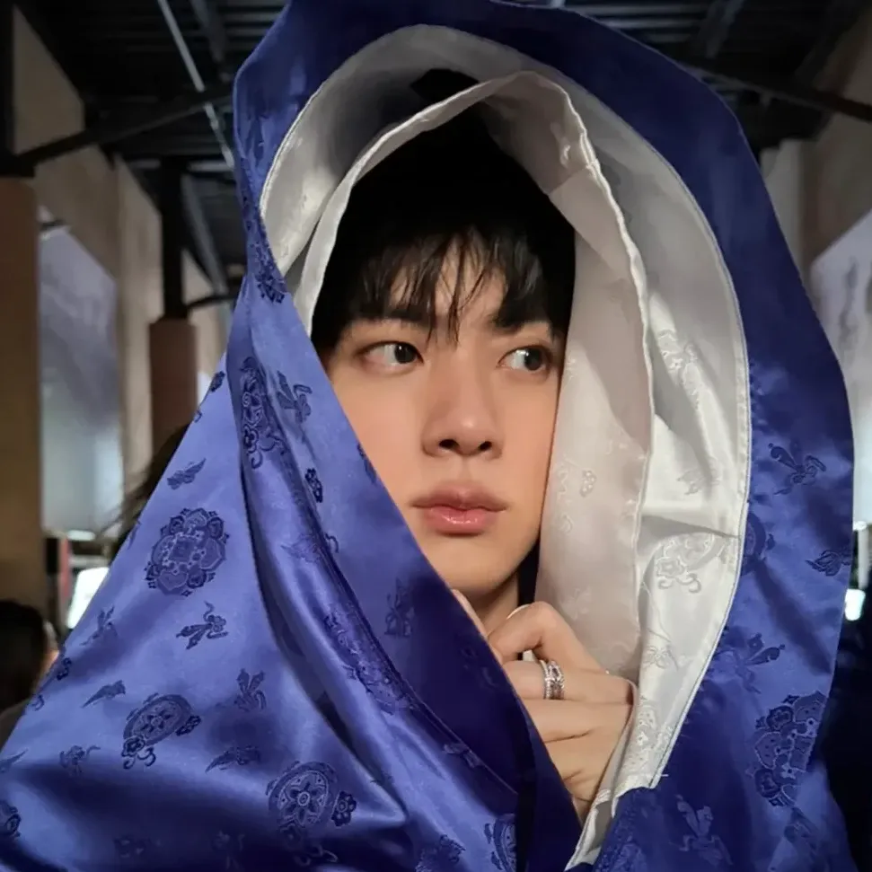 Foto terbaru Jin (BTS)