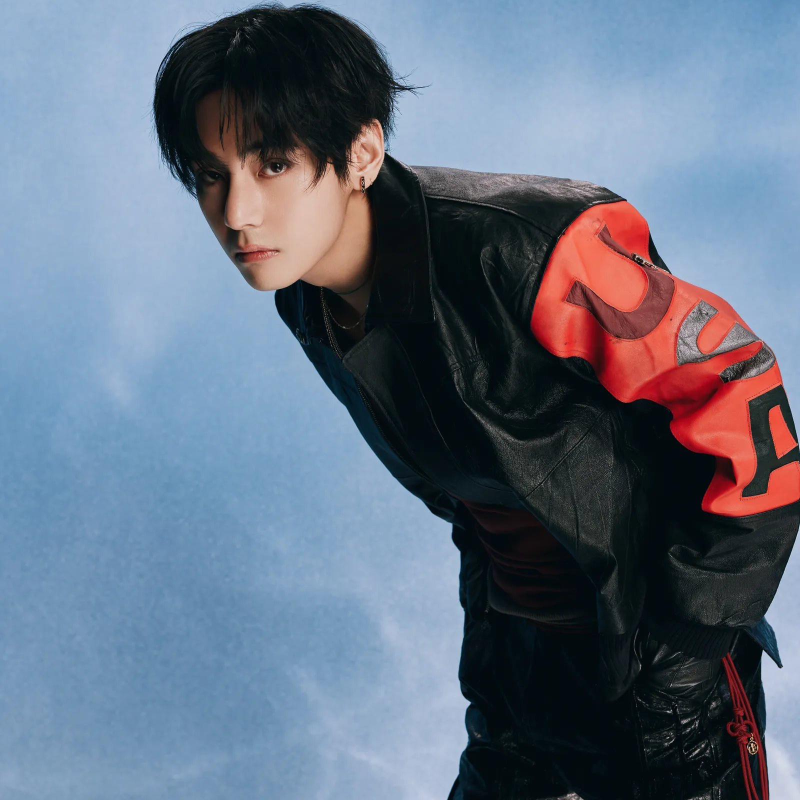 Behind-the-scenes cut of BTS