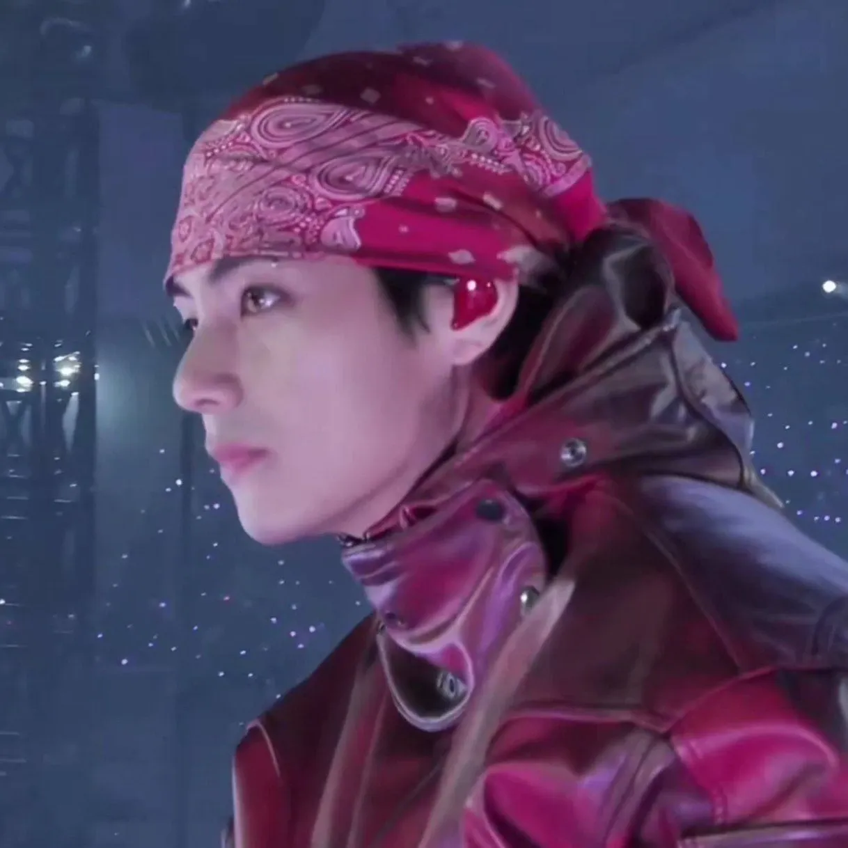 뷔 (방탄소년단)의 최신 사진