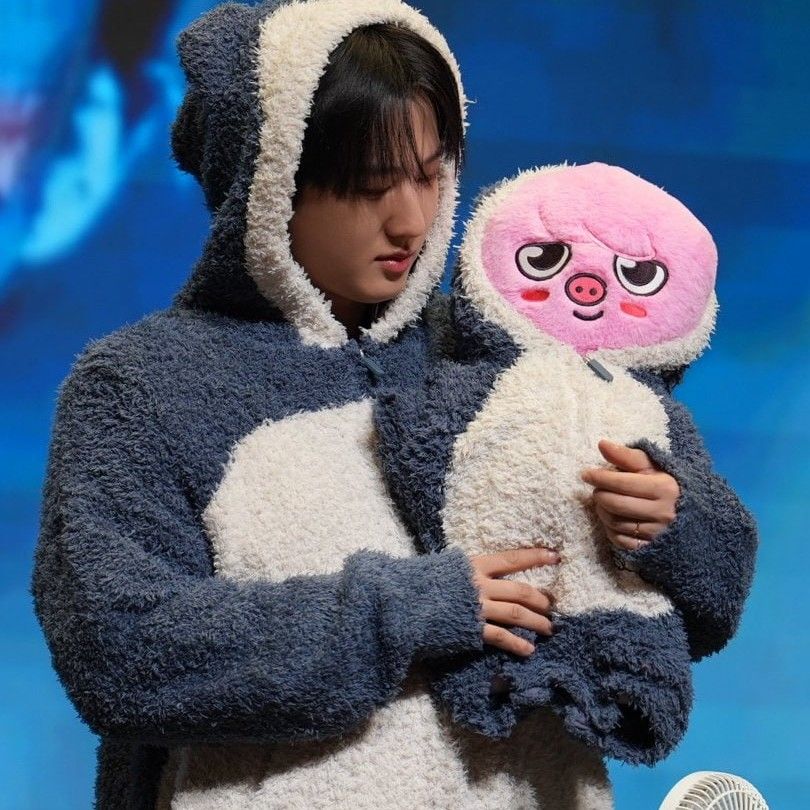 Latest photo of Changbin (Stray Kids)