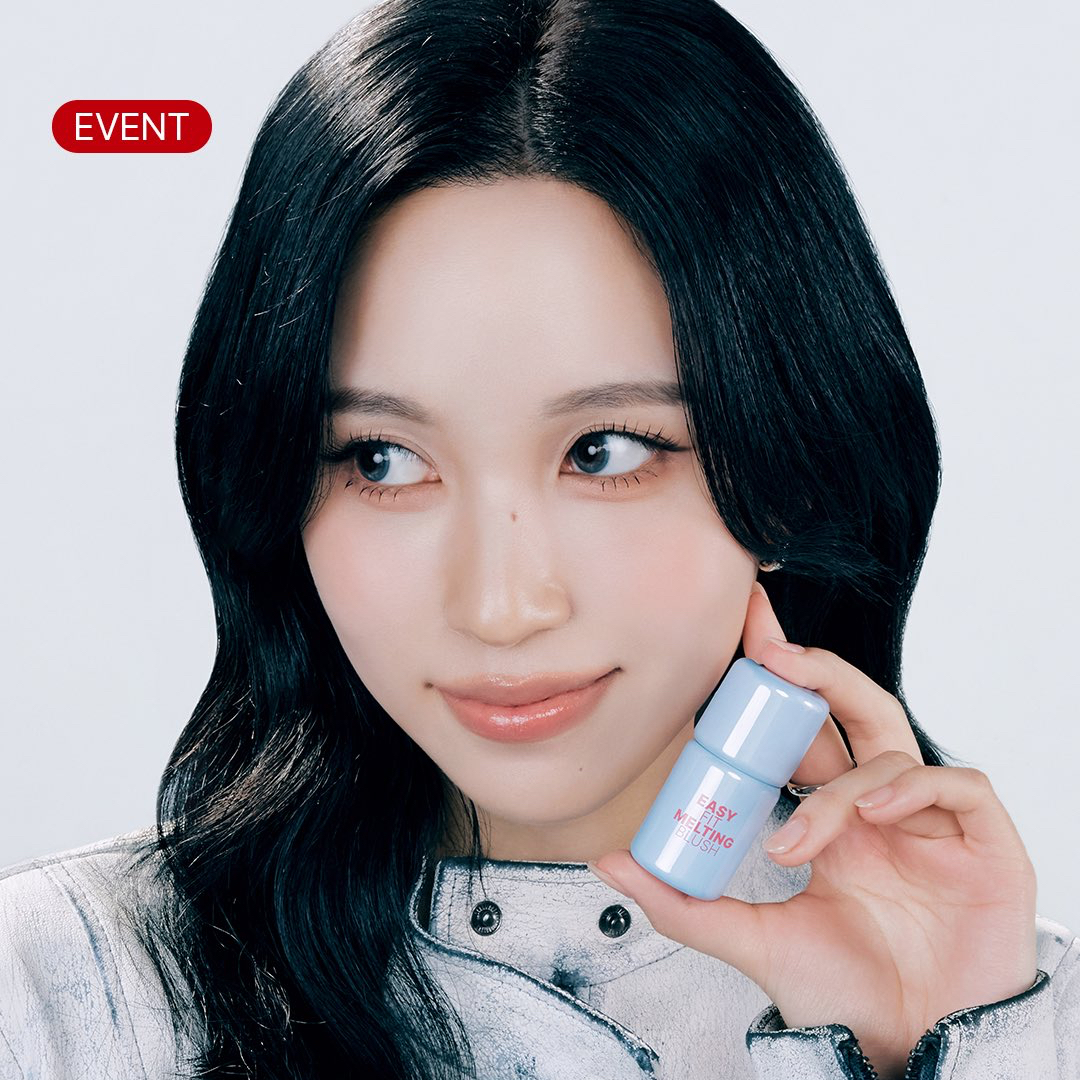 Momen yang diabadikan oleh penggemar Mina (TWICE)