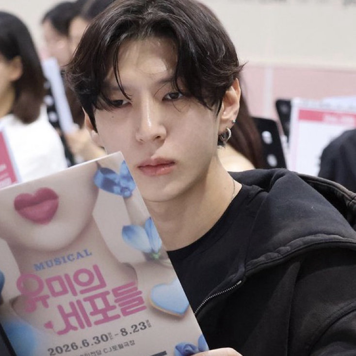 Recent activity shot of LEO (VIXX)