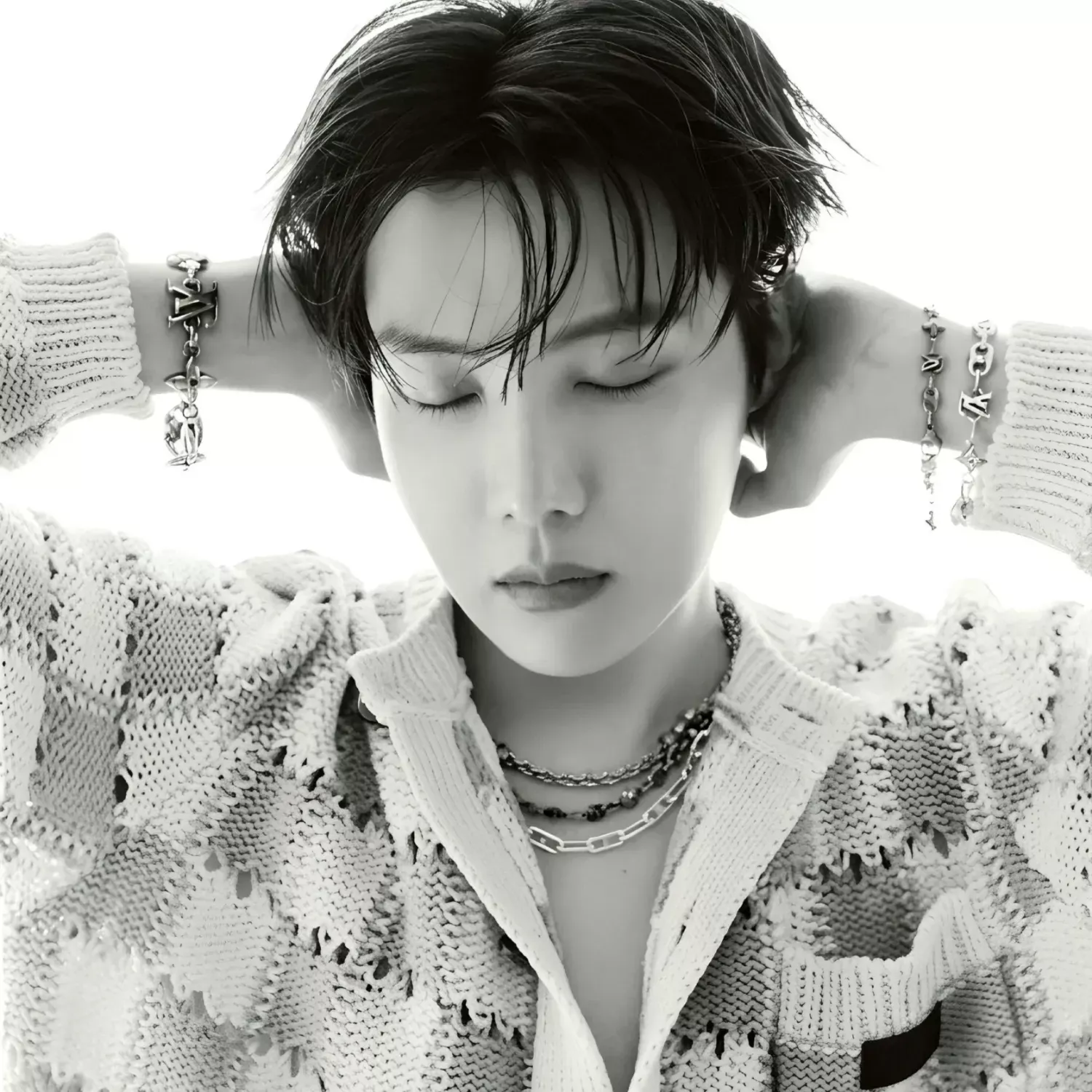 Foto terbaru j-hope (BTS)