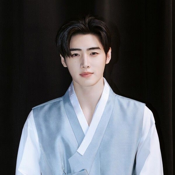 成訓 (ENHYPEN)的最新照片