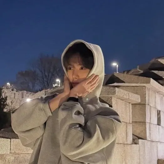 Behind-the-scenes cut of Minhee (CRAVITY)