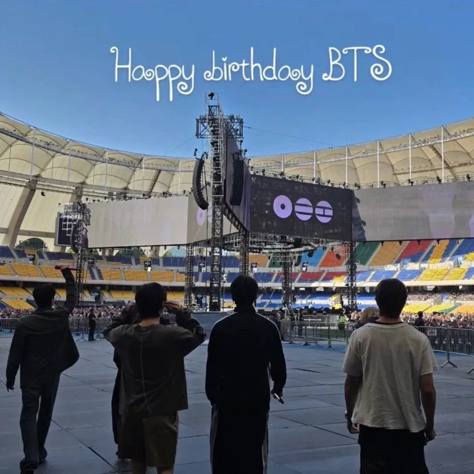 Foto aktivitas terbaru BTS