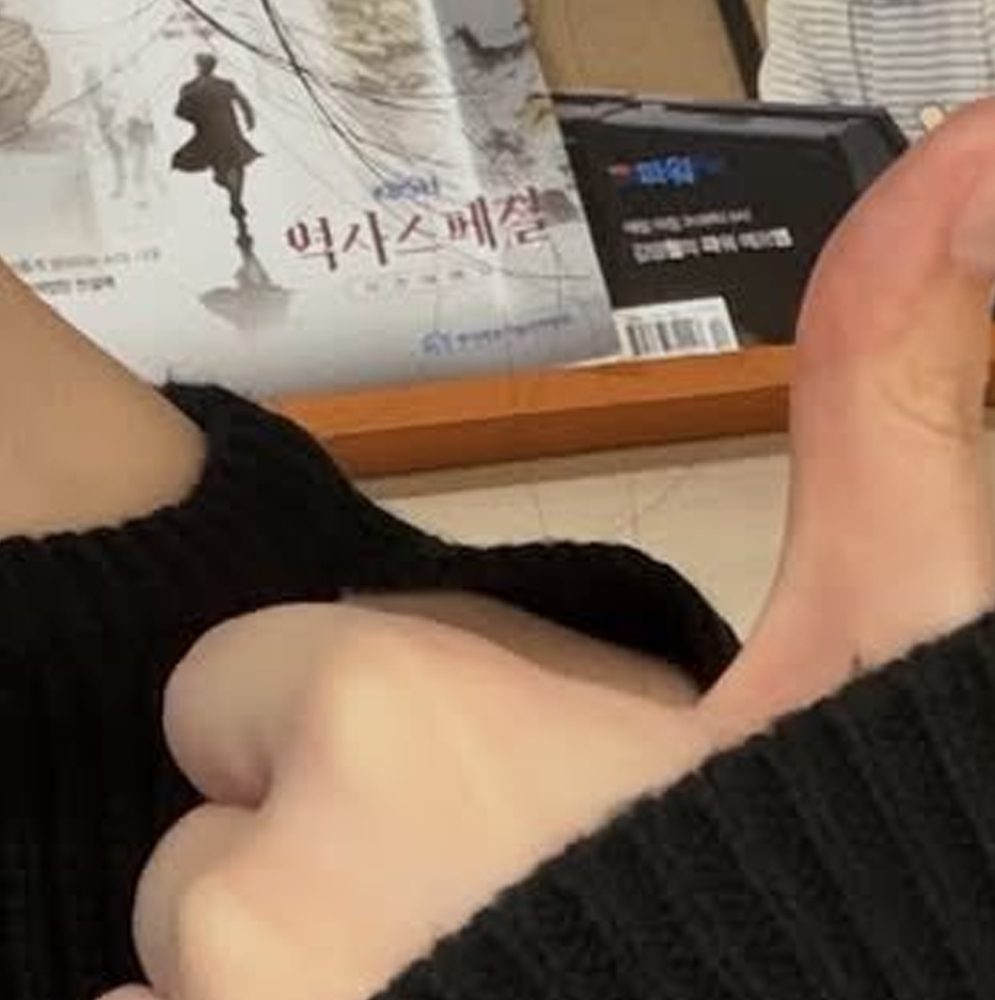 A moment captured by HyunJin (Loossemble)'s fan