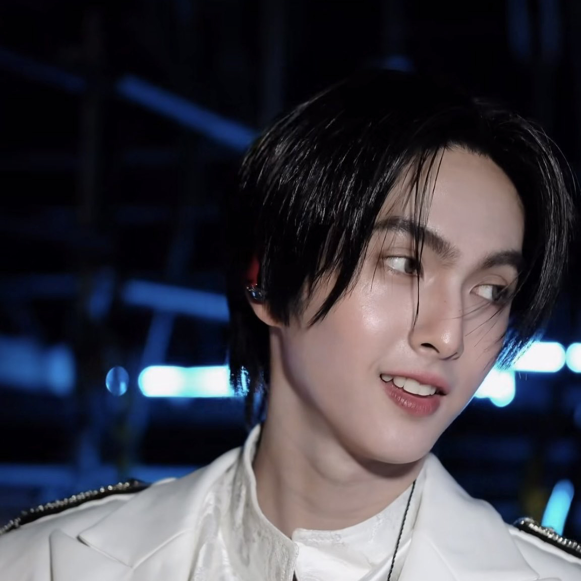 Behind-the-scenes cut of Copper (BUS)