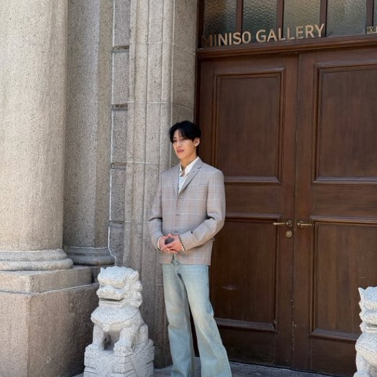 Behind-the-scenes cut of Bambam (GOT7)
