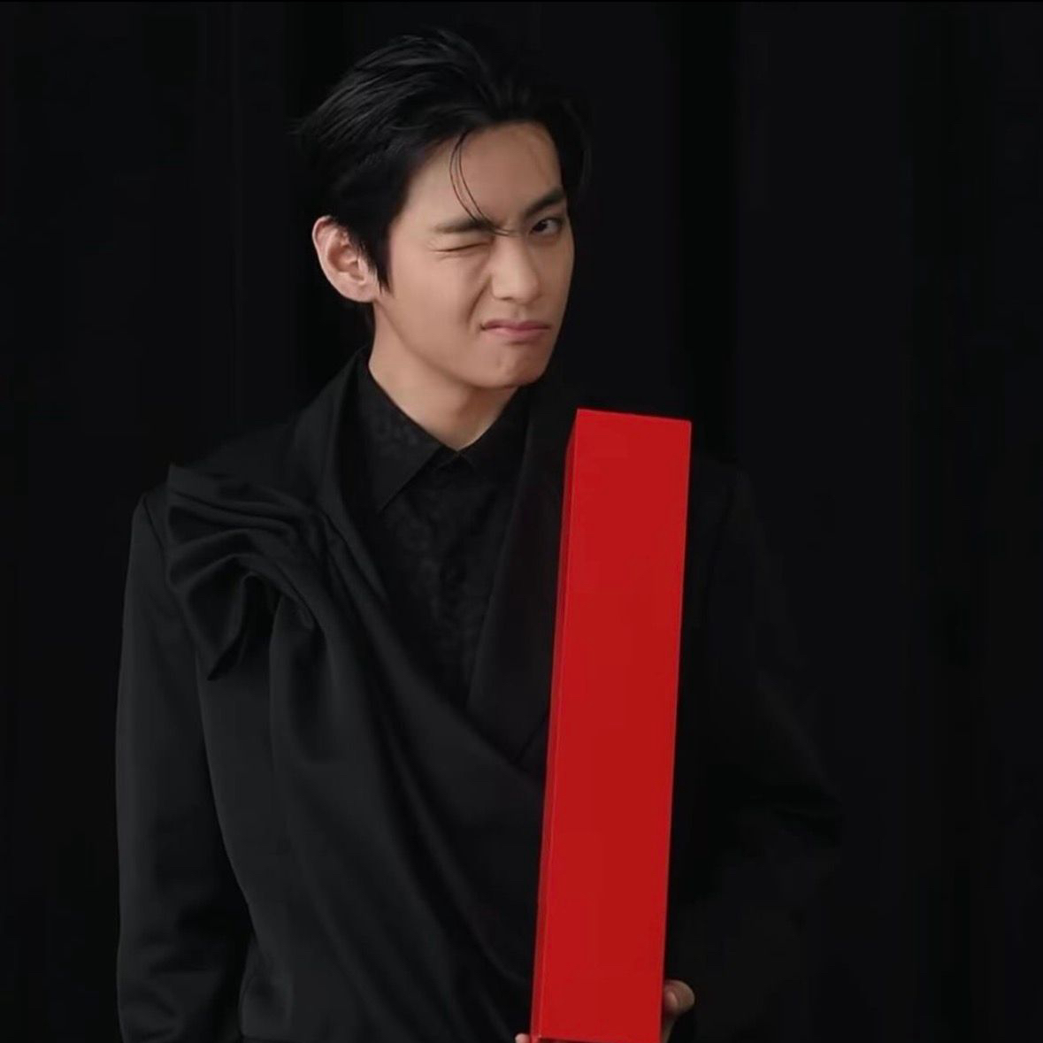 Foto terbaru V (BTS)