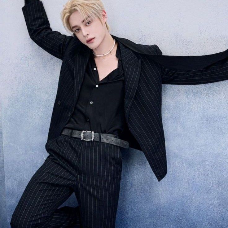 Behind-the-scenes cut of Kim Jiwoong (ZEROBASEONE)