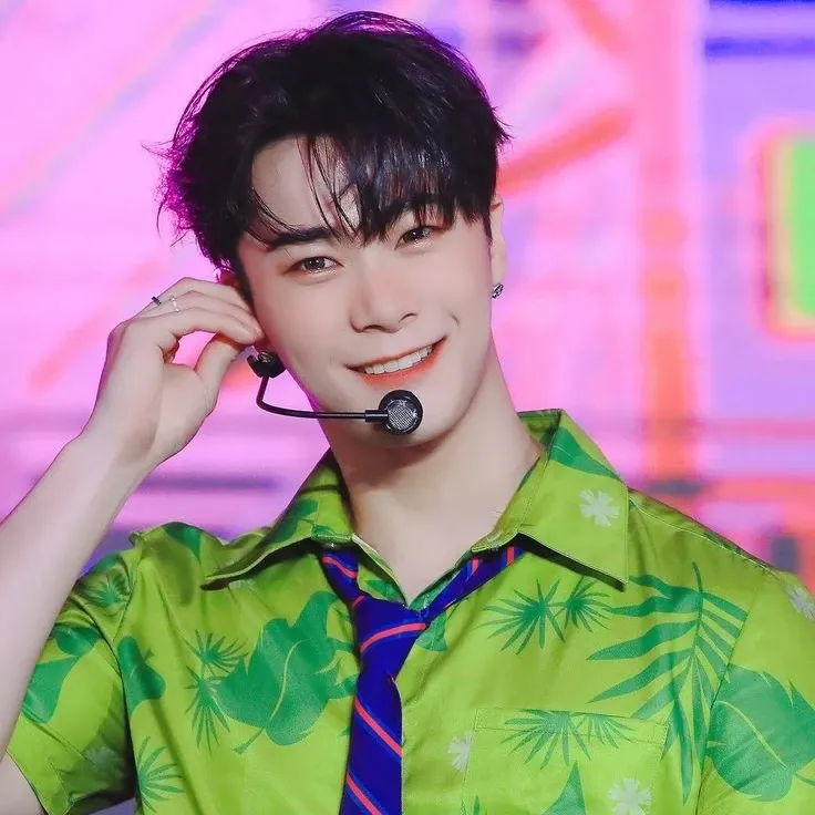 Behind-the-scenes cut of Moonbin (ASTRO)