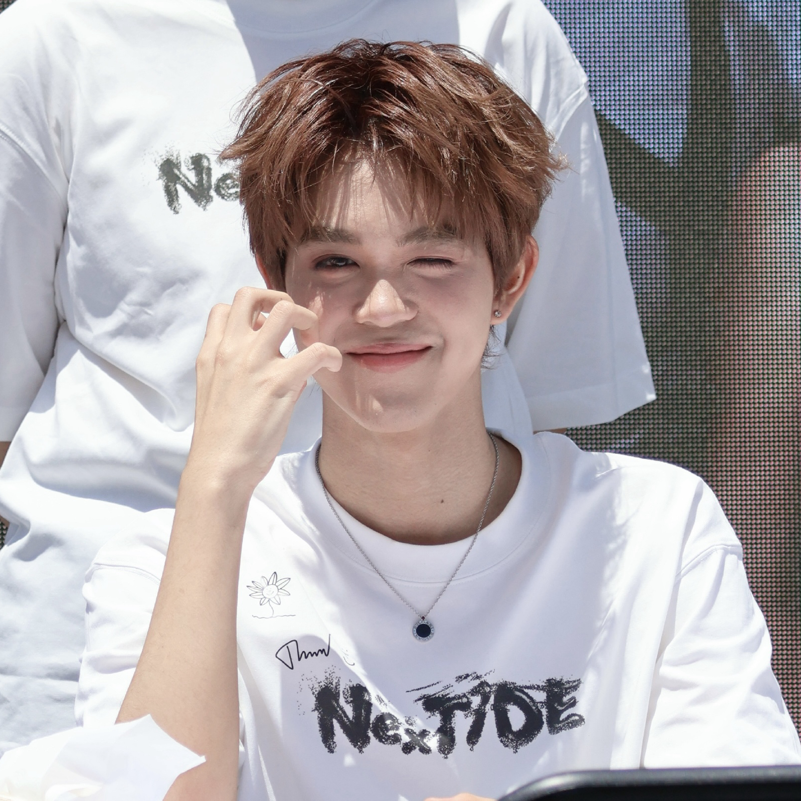 A moment captured by THI-O (NexT1DE)'s fan
