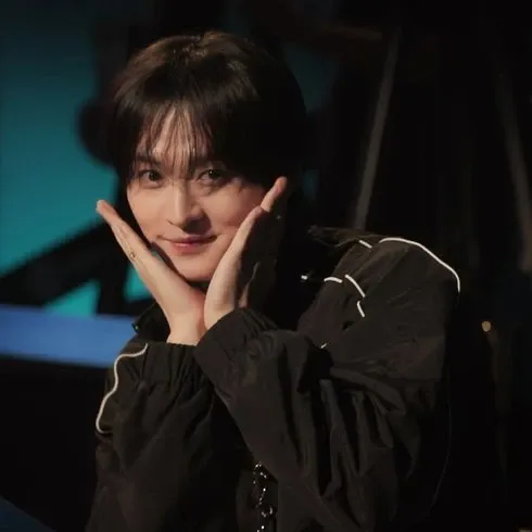 Recent activity shot of Lee Know (Stray Kids)