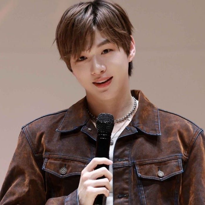 강다니엘 최근 활동샷