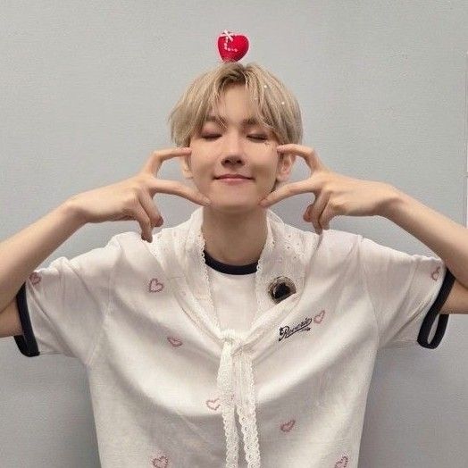 伯賢 (EXO)的最新照片