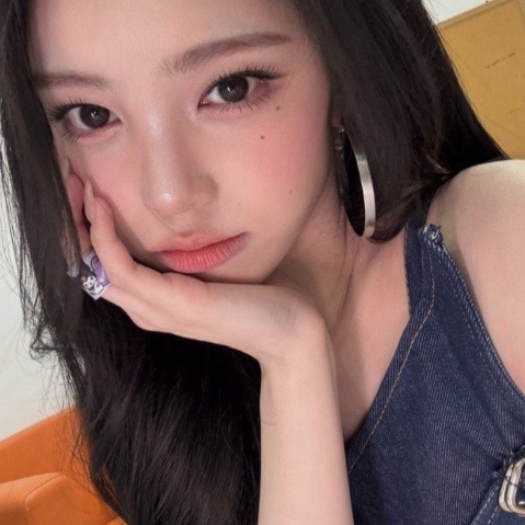 A moment captured by Ian (Hearts2Hearts)'s fan