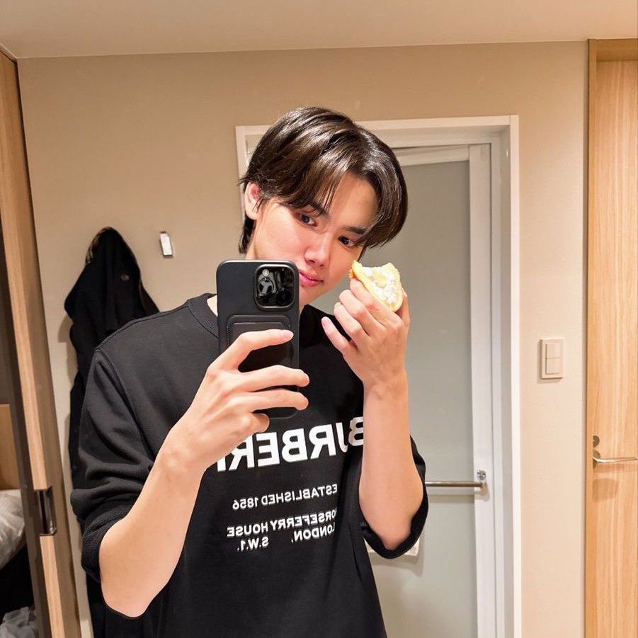 Latest photo of Minhee (CRAVITY)