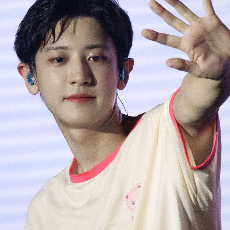 Foto terbaru Chanyeol (EXO)