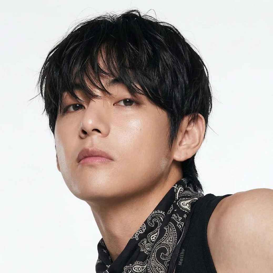 뷔 (방탄소년단)의 최신 사진