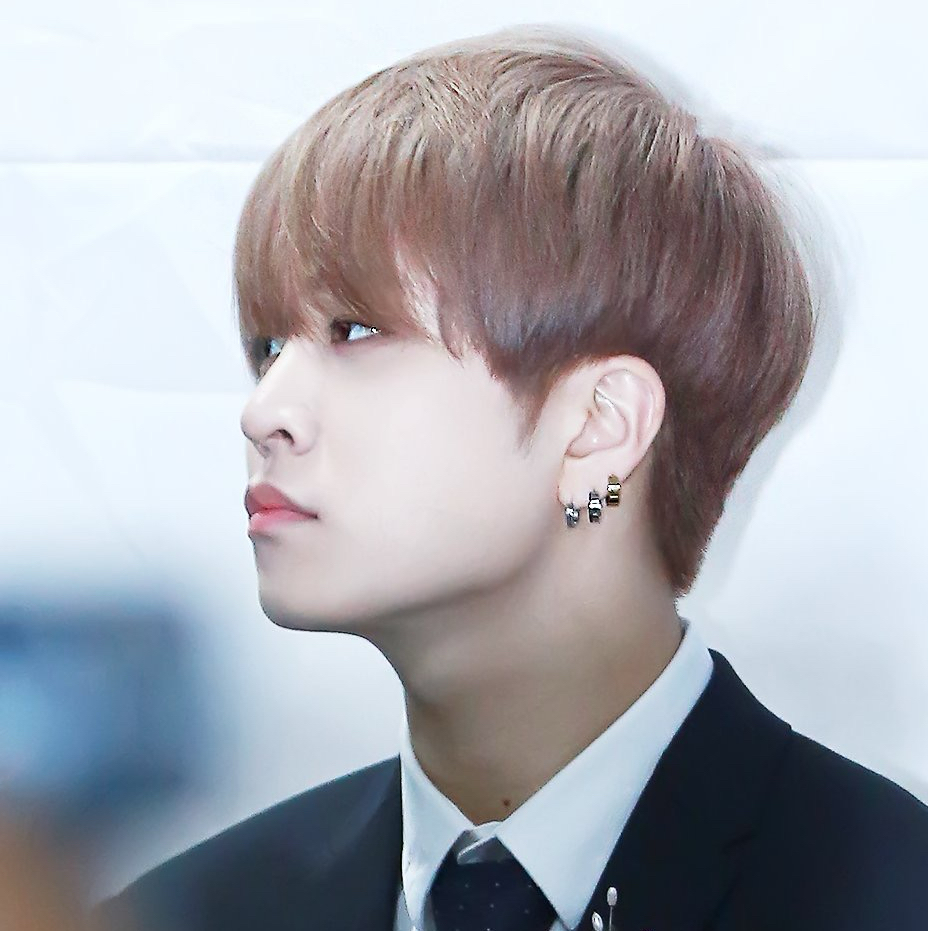 A moment captured by Youngjae (GOT7)'s fan