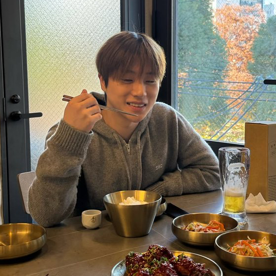 Recent activity shot of JAY (iKON)