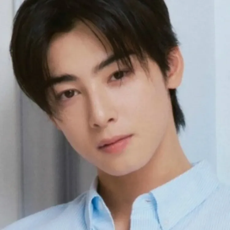Recent activity shot of Eunwoo (ASTRO)